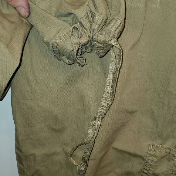 Crafted With Pride Levi's Khaki Women's Cargo Cropped Capri Pants Size 10 - Picture 8 of 12